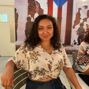 Meet your Posher, Gabriela